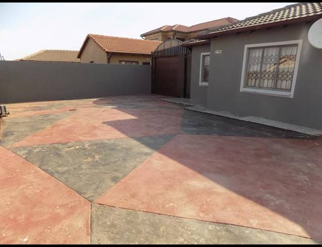 3 BEDROOM HOUSE FOR SALE IN PROTEA GLEN